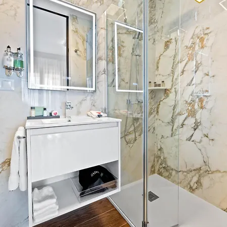 Cariad Boutique 4*